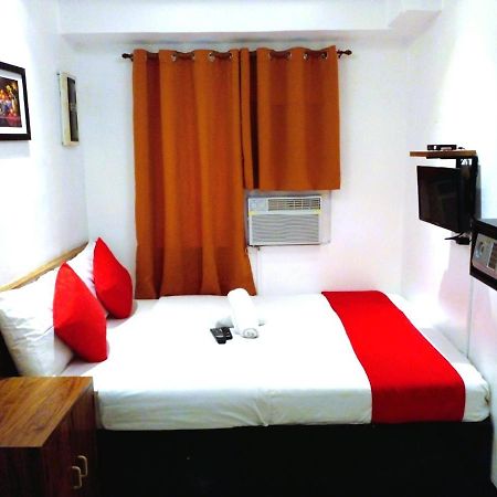 Makati Poblacion Hotel Mandaluyong Exteriör bild
