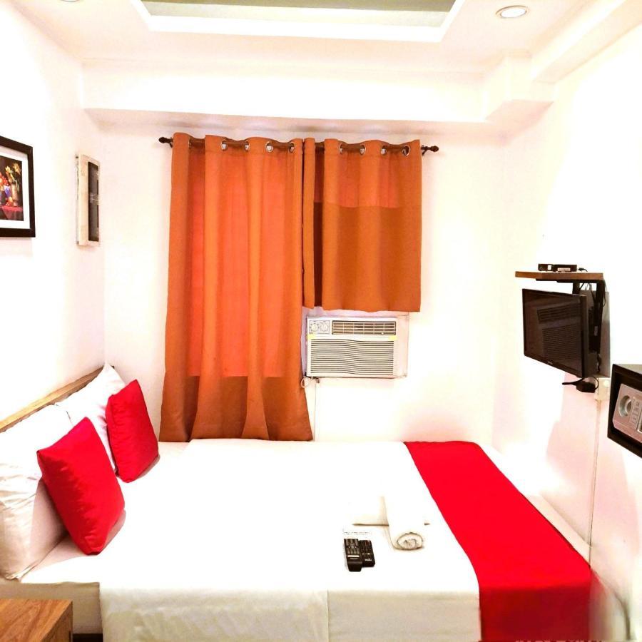 Makati Poblacion Hotel Mandaluyong Exteriör bild