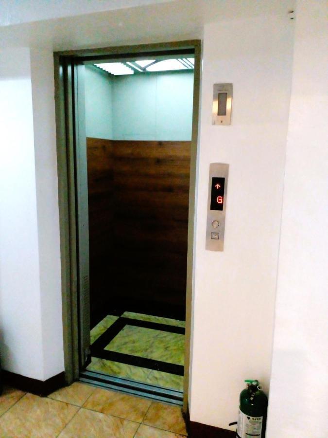 Makati Poblacion Hotel Mandaluyong Exteriör bild