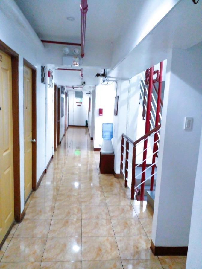 Makati Poblacion Hotel Mandaluyong Exteriör bild